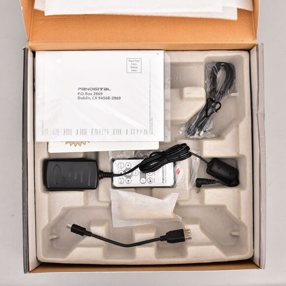 PANDIGITAL PANTOUCH 7" LCD DIGITAL PHOTO FRAME TWO FRAMES 1GB MEMOMY SD CARD REM - Picture 4 of 6